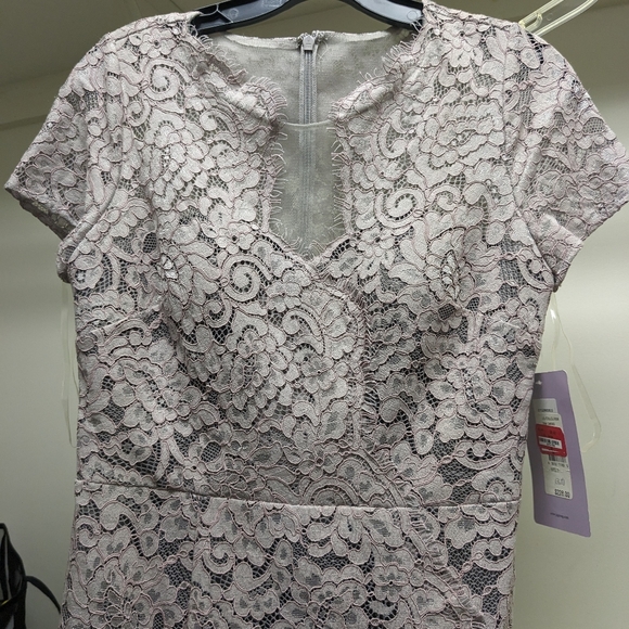 NWT JS Collections lavender lace formal dress size 2 - Picture 3 of 4